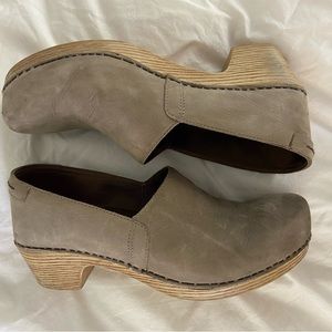 Dansko Mavis Clog Taupe Nubuck | 41